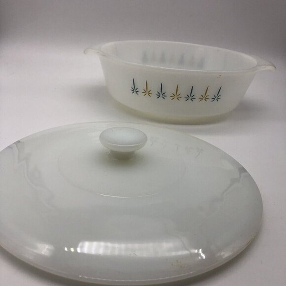 FIRE KING 1 Quart Candle Glow Milk Glass Casserole Dish with Lid Anchor Hocking - Picture 2 of 7